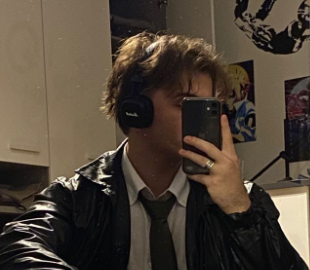 <strong>Andrés M. </strong>